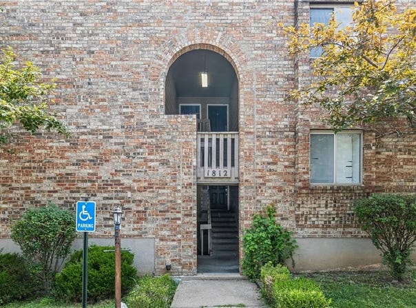 1812 E 97th Street, Kansas City, MO 64131