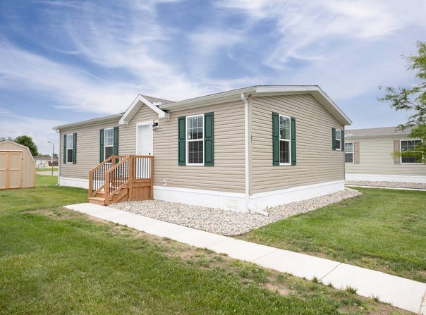 182 Newbury, Adrian, MI 49221