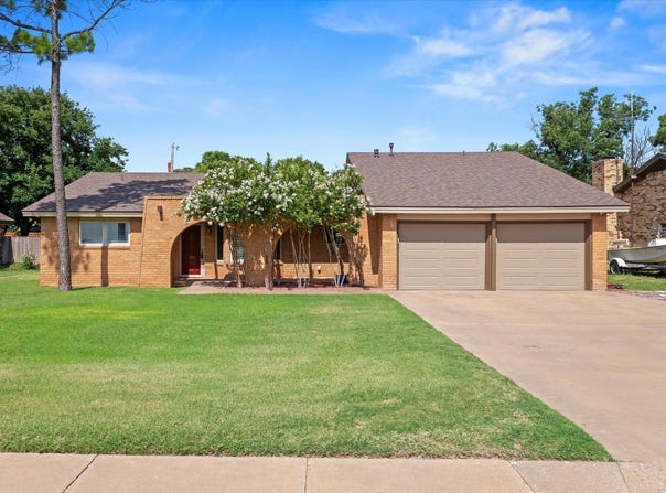 2212 Rice Drive, Levelland, TX 79336