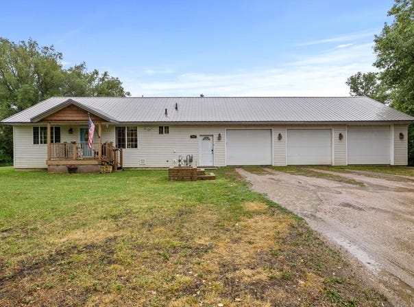 404 5th Ave, Max, ND 58759
