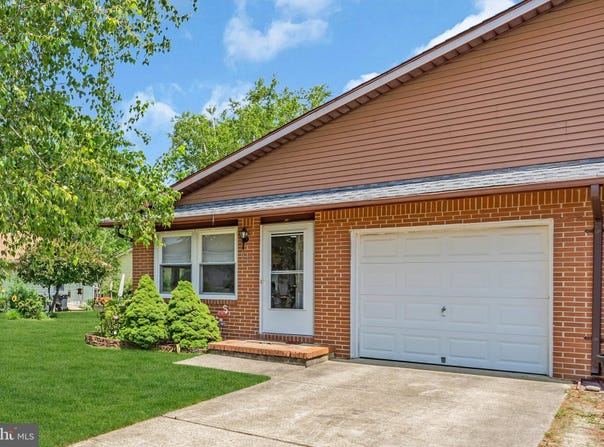 65 SYCAMORE ROAD, MANAHAWKIN, NJ 08050