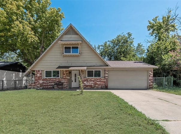 333 Lena Lane, Burleson, TX 76028
