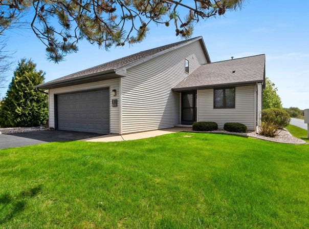 800 EAST RIVER Drive, DE PERE, WI 54115-4159