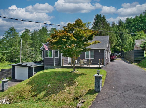 214 Twin Lakes Road, Shohola, PA 18458