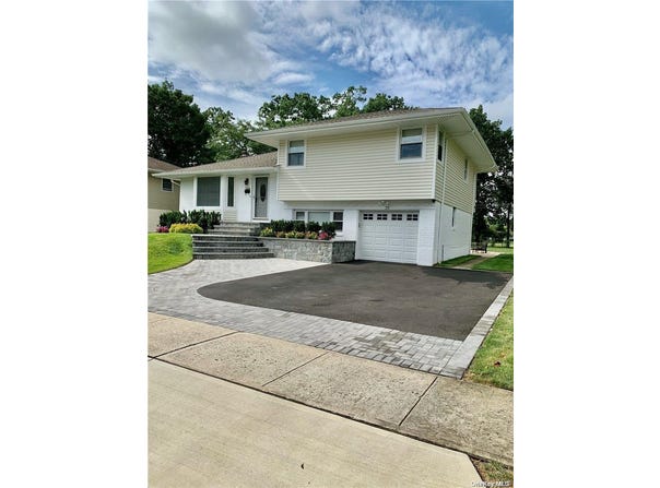25 Mellow Lane, Jericho, NY 11753