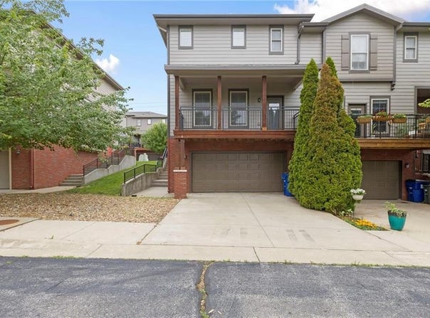 5245 Overland Drive, Lawrence, KS 66049