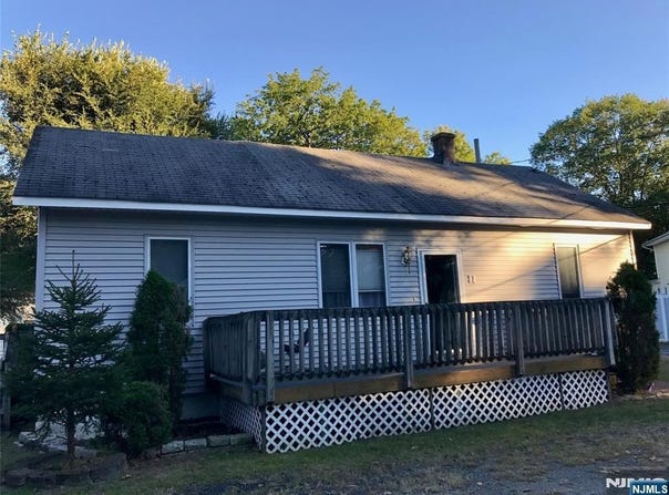 1 Cedar Lane, Paramus, NJ 07652