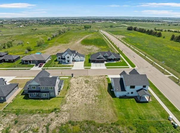 1809 36th Avenue West, Williston, ND 58801