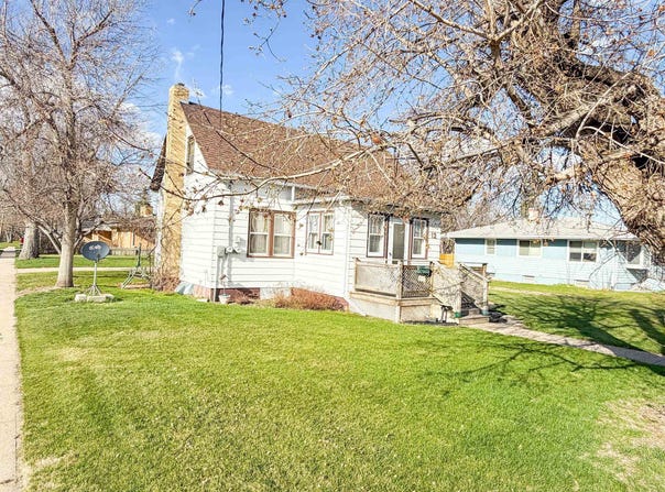 12 2nd Ave, Velva, ND 58790