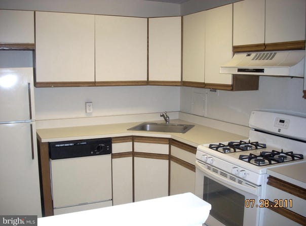 1030 E LANCASTER AVENUE, BRYN MAWR, PA 19010