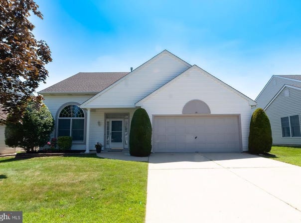 89 LANTERN LANE, COLUMBUS, NJ 08022
