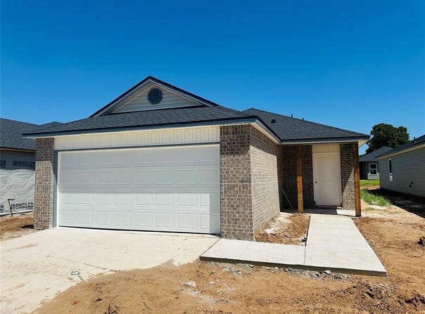1209 Meadow Brook Drive, Purcell, OK 73080