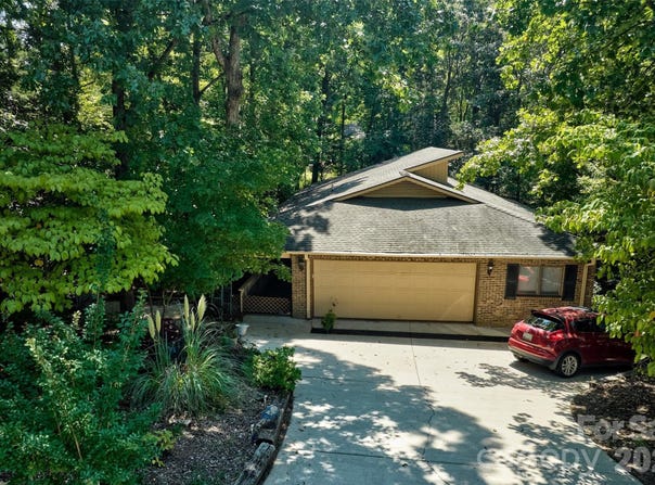 9 Cove Road, Lake Wylie, SC 29710