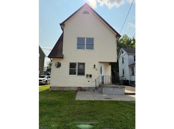 33 Fisher Ave, Bound Brook Boro, NJ 08805-1821