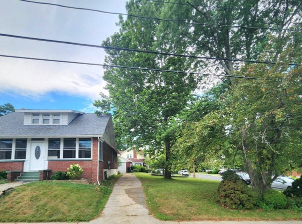 13 Detroit Avenue, Troy, NY 12180