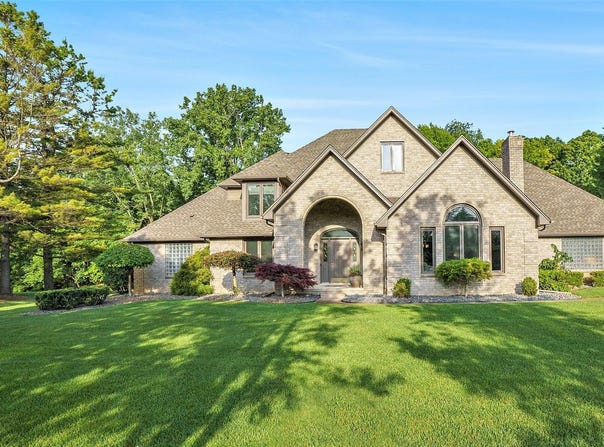 2032 Dean Drive, Washington, MI 48094
