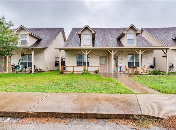 126 Sandstone Dr, Jarrell, TX 76537