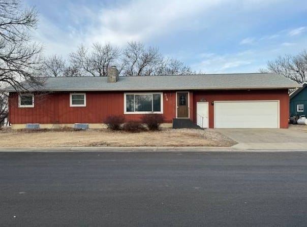 818  West 5th Street, Redfield, SD 57469