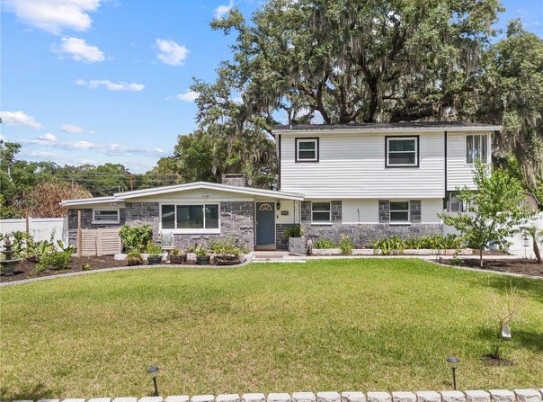 115 TEN OAK Place, VALRICO, FL 33594