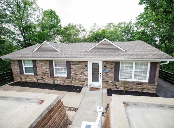 1316 Wychwood Rd, Charleston, WV 25302