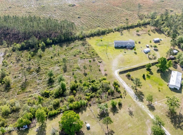 SE 48TH Lane, Hampton, FL 32044