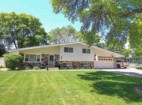 1209 N 4th Street, Aberdeen, SD 57401