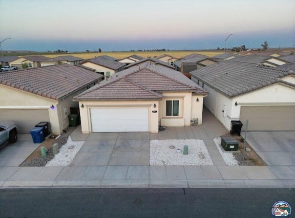2714 Saddleback Dr, Imperial, CA 92251