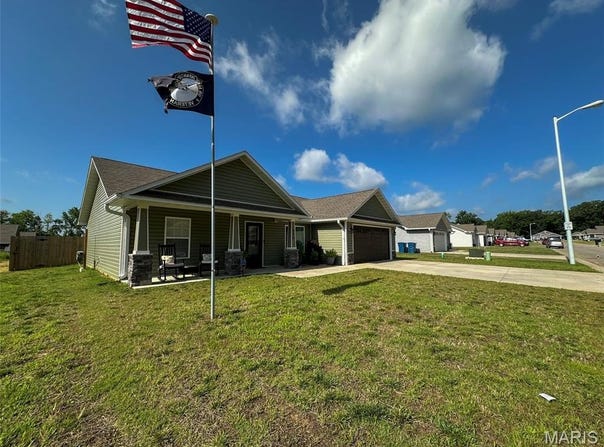 326 Apple Park Way, Poplar Bluff, MO 63901