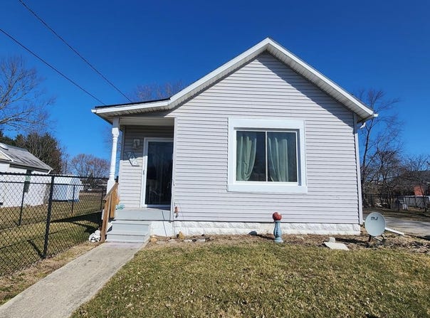 706 Oakwood Avenue, Bucyrus, OH 44820