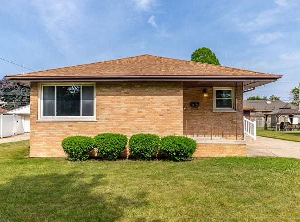 7911 Madison Avenue, Munster, IN 46321