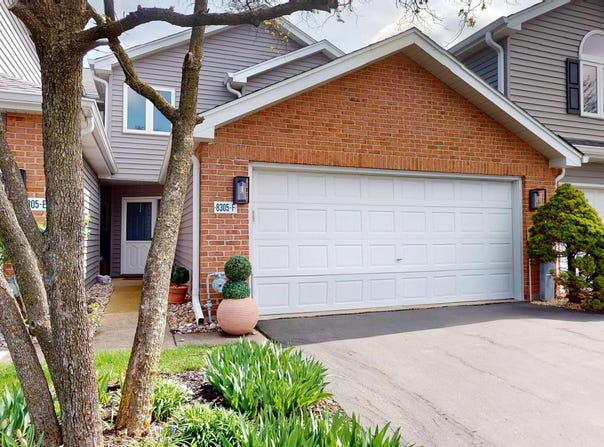 8305 Highpoint Circle, Darien, IL 60561