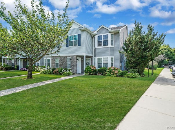 258 Medea Way, Central Islip, NY 11722