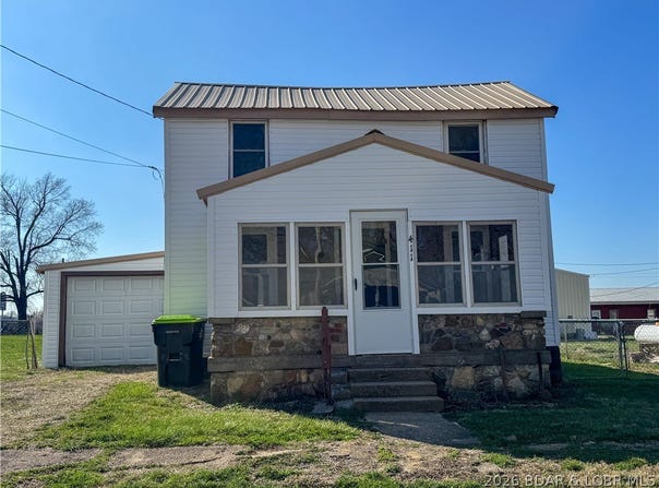 411 & 413 S Oak, Versailles, MO 65084