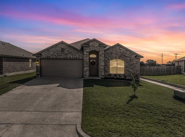 3228 Skinner Drive, Lorena, TX 76655
