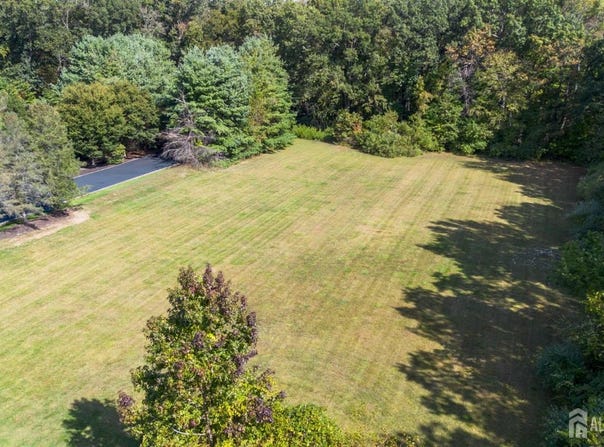 7 Gulicks Lane, South Brunswick, NJ 08810