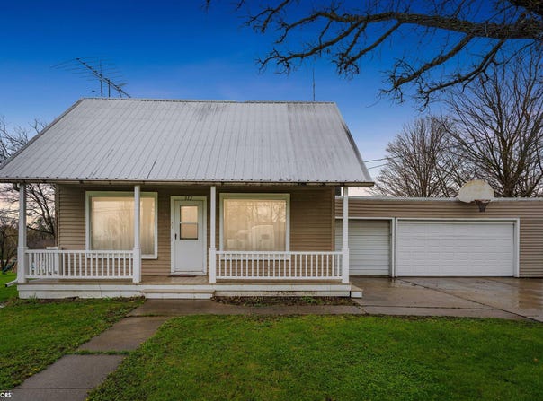 312 W. 1ST, Gladbrook, IA 50635