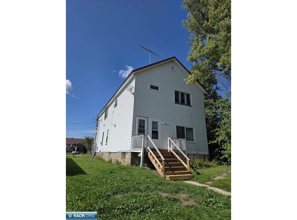 110 3rd Ave N, Biwabik, MN 55708