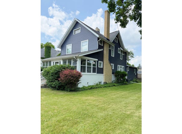 423 E Prairie Street, Vicksburg, MI 49097