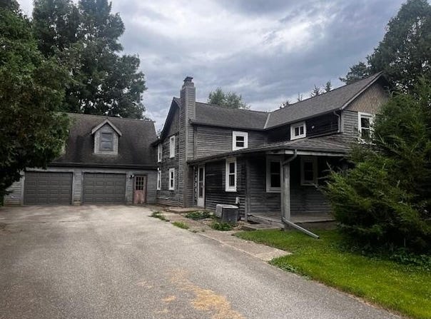 1295 Evergreen Dr, West Bend, WI 53095
