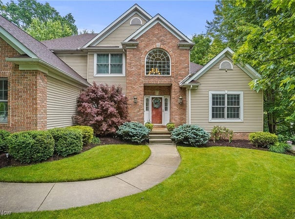 2634 Deer Ridge Run, Cuyahoga Falls, OH 44223