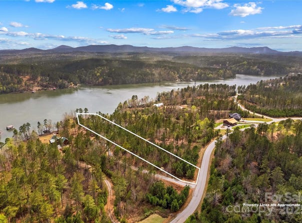 Waters Edge Drive unit: 49, Granite Falls, NC 28630
