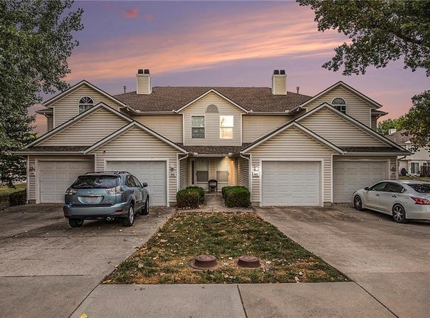 1412 SE Lexington Avenue, Lee's Summit, MO 64081