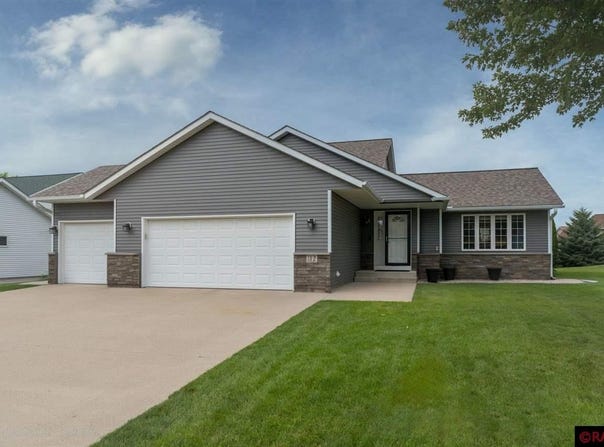 112 Pebble Creek Court, Mankato, MN 56001