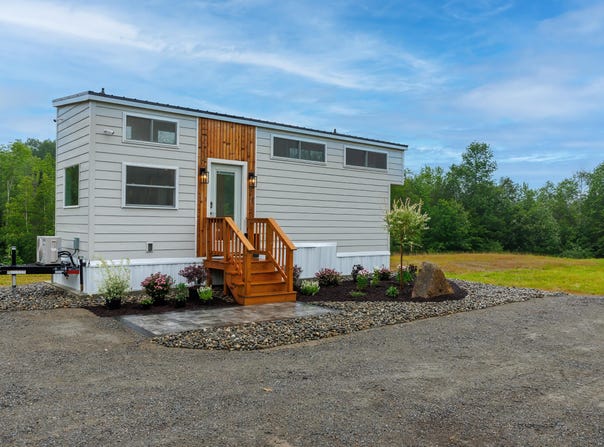 1400 Bangor Road, Ellsworth, ME 04605