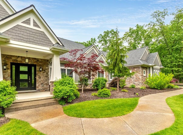 8680 Dexter Pinckney Road, Dexter, MI 48130