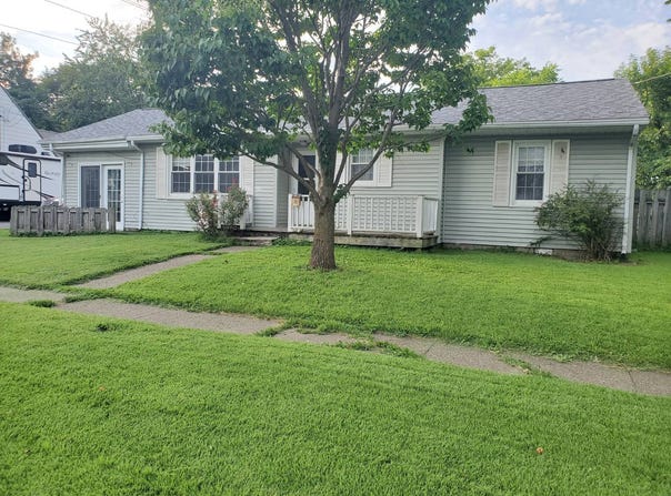 103 W King St., Fairfield, IL 62837