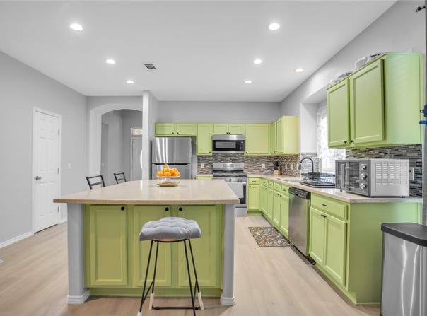 405 Shadowpoint ST, San Marcos, TX 78666