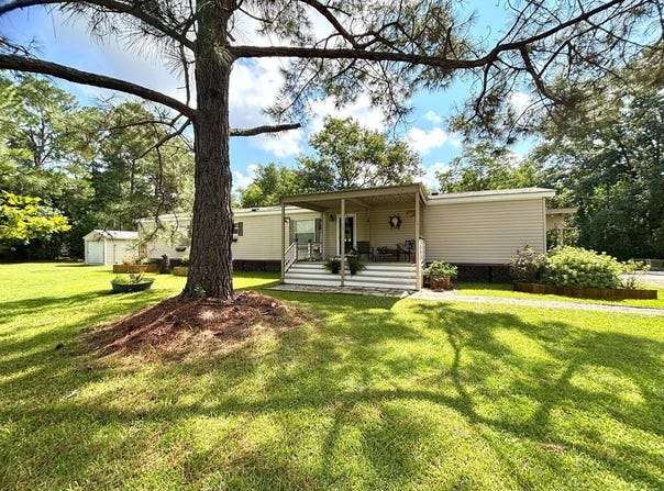 16 Green Meadow, Picayune, MS 39466