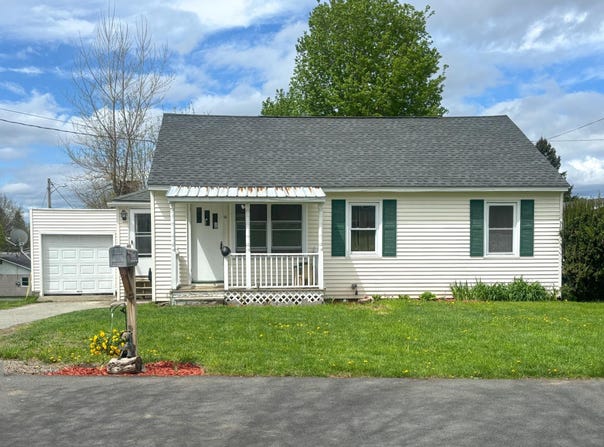 54 Kingsbury Avenue, Derby, VT 05830