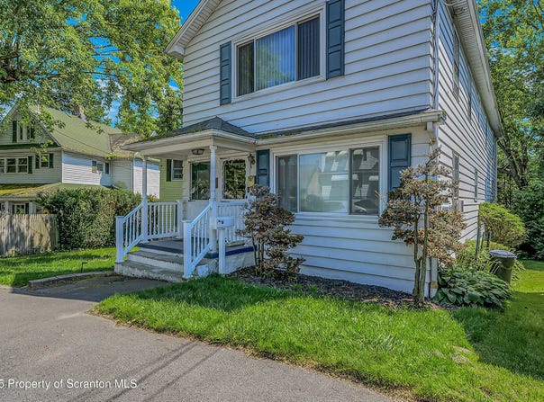 932 1/2 E Drinker Street, Dunmore, PA 18512